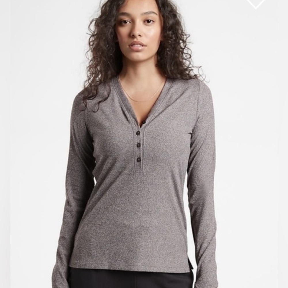 NWOT Athleta Uptempo Ribbed Long Sleeve Charcoal Gray Henley Top Size M